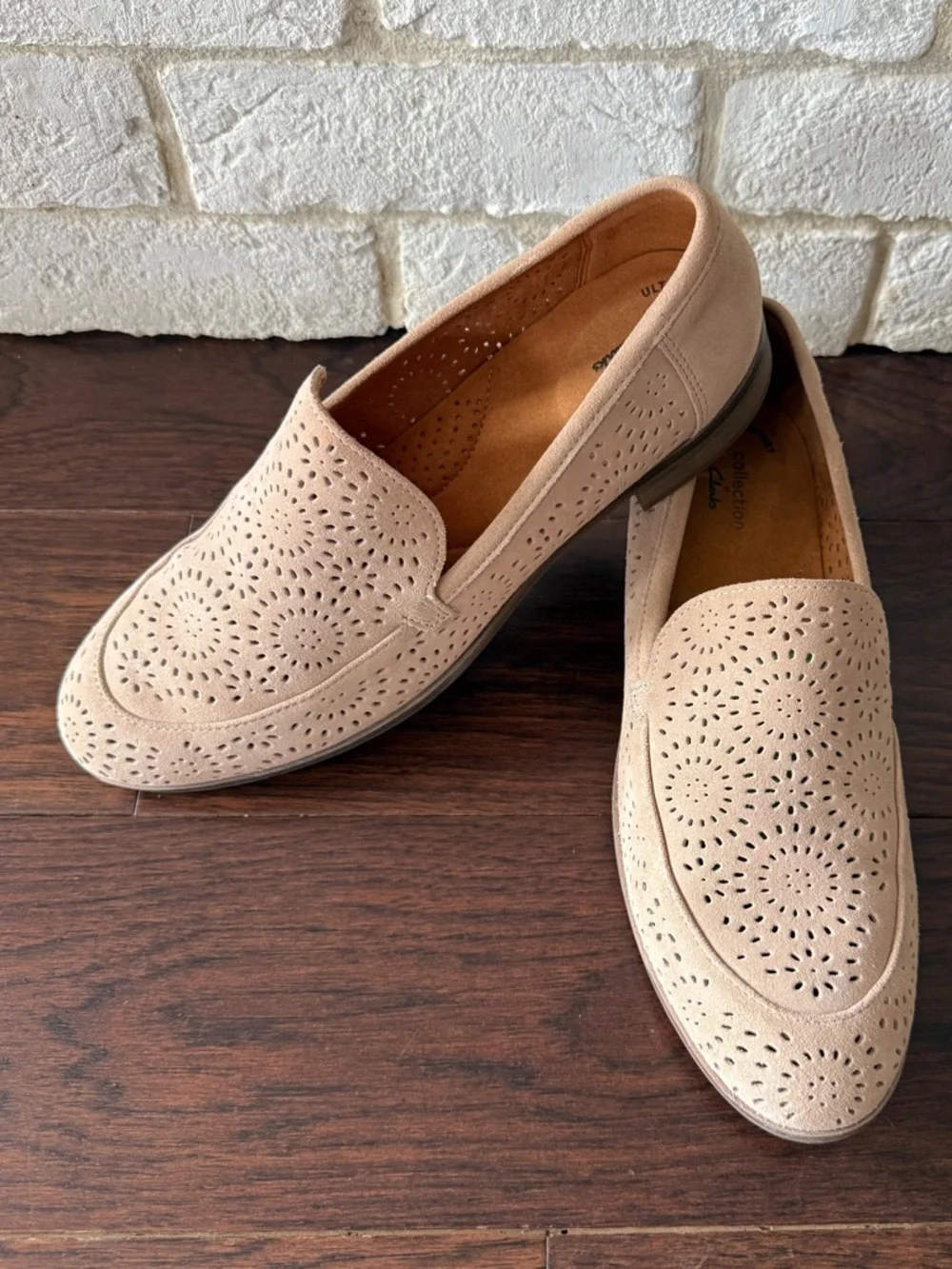 Clarks Women’s Trish Calla Loafer — Sand Suede EUC! - Picture 11 of 11